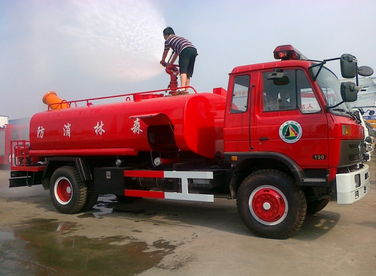 東風(fēng)153消防灑水噴藥車